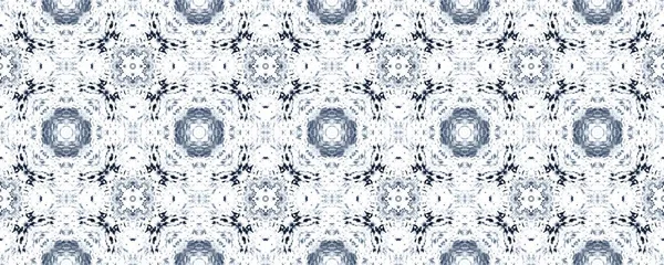 Weiße Ethnische Batikfarbe Blue Floral Print Blue Ornate Rustikales Design — Stockfoto