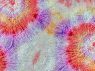 Boyalı Hat Doğu Suluboya. Gri Çizgili Ikat deseni. Kırmızı kravat boyası, kravat izi. Tye Dip Deseni. Çok renkli çizgili su homurtusu. Mavi Sarmal Çizgi Suluboya Doku. Kravat Boyası Tasarımı