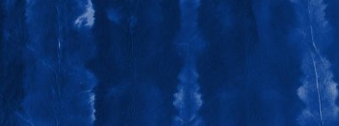 Ocean Tie Dye Batik. Suluboya Baskı. Kirli Sanatlar Pankartı. Argent Aquarelle dokusu. Okyanus Grafiti Tarzı. Fırçalanmış İpek. İndigo Petrol Mürekkebi. Metalik Geleneksel Boyalı. 