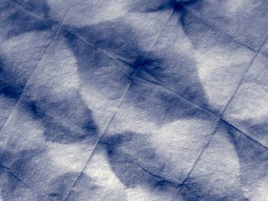 Indigo Tie Dye Grunge. Gökyüzü Kirli Sanat Efekti. Bulut Kova Fırçası. Su Boyalı Grunge. Çamaşır suyu, İpek. Görüntü Fırçalı İpek. İndigo Aquarelle dokusu. Donanma Kravat Boyası Tasarımı.