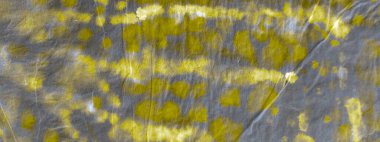 Bronz yaratıcı kravat boyası. Suluboya Baskı. Kirli Arkaplan. Sarı Kova deseni. Kırsal Graffiti Grunge. Hafif Fırçalı Doku. Güneşli Fırça Boyası. Bronz Graffiti Grunge.