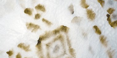 Beyaz kravat boyama sanatı. Suluboya mürekkep. Kirli Sanatlar Boyası. Bronz suluboya boya. Lüks Graffiti Tarzı. Yağlı fırça. Altın fırçalı kağıt. Sarı Grafik Boyalı.