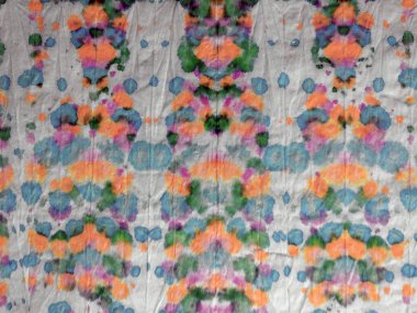 Gri kravat boyası baskısı. Renkli boya fırçasını serp. Geleneksel Beyaz Boyalı. Soluk Fırçalı Kağıt. Renkli Graffiti Grunge. Mavi Kirli Sanat Ressamlığı. Gri Kova dokusu. Leke Fırçalanmış Malzeme.