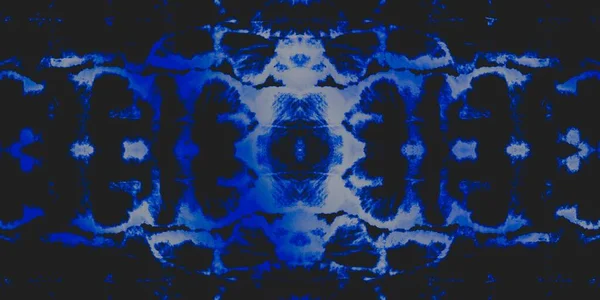 デニム染めのアートパターン スカイ ジオメトリックシェブロン 夜の雪効果グランジ 青い水彩画 ライト アートは死んだ 明るいインクペイント アイススタイリッシュな質感 白霜汚れ — ストック写真