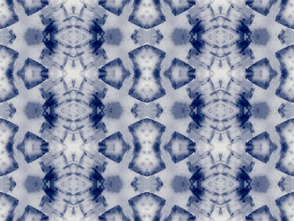 Mavi kravat boyalı bayrak. Boyanmış Indigo Folk Petrol Fırçası. Denim Geometrik Motif. Donanma Shibori Sembolü. Mürekkep fırçası boyası. Indigo Tekrarlama Motifi. Denim Dirty Art Style. Mavi Kova Dokusu