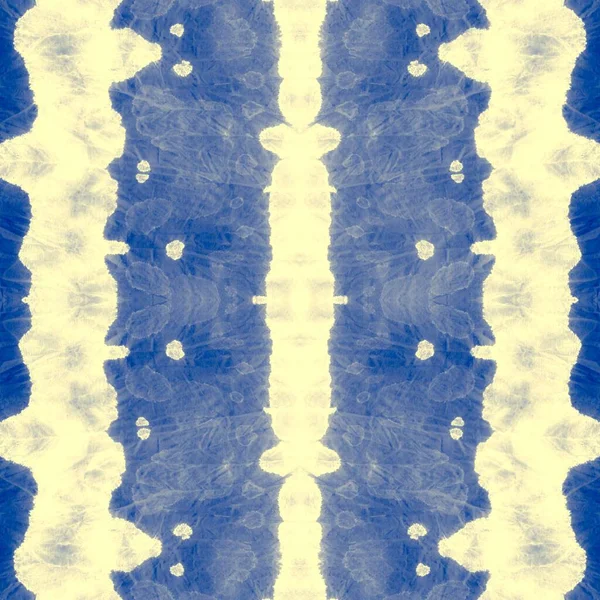 Donanma kravatlı, dikişsiz. Bulanık Geometrik Sembol. Indigo Grunge arka planı. Bulut Suluboya Yazdırma. Su Grafik Boyalı. Açık Renkli Mürekkep. Gökyüzü Fırçalı Doku. Deniz Kova Fırçası.