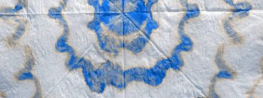 Mavi Sanatsal Kravat Boyası. Suluboya Baskı. Kirli Arkaplan. Dekoratif Kova Boyası. Soyut Geleneksel Boyalı. Fırçalanmış kağıt. Beyaz Fırçalı İpek. Grafik Boyalı.