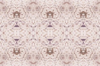 Pembe kravat boyası çizgileri. Kahverengi Graffiti Tarzı. Güzel fırçalanmış ipek. Kusursuz Karanlık Sancak. Taupe Kirli Arkaplan. Rustik gül fırçası boyası. Beyaz Ton Sembol Süslemesi. Dünya Suluboya Boyası