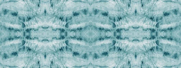 Beyaz Etnik Boyalı Sanat. Cyan Fırçalı Doku. Parlak Ogee Motifi. Beyaz yağlı boya fırçası. Koyu renk fırça boyası. Mavi tekrarlayan desen. Hafif Grunge Arkaplanı. Kar Kova Boyası