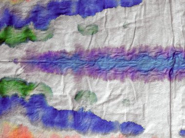 Mavi Sanatsal Kravat Boyası. Pastel Suluboya Baskı. Renkli Geleneksel Boyalı. Beyaz Kirli Arkaplan. Solgun Graffiti Grunge. Gri Dişli Kağıt. Gri Kova dokusu. Eski Fırçalanmış Malzeme.