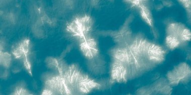 Mavi kravat boyası. Parlak Şablon. Turkuaz mürekkep. Sparkle Splash. Dalgalanma Parıltısı. Mavi Deniz Modeli. Soyut Su Parıltısı. Gri Parlak Parlak. Mavi Temiz Suluboya. Okyanus Yazı. Beyaz Yıkama Arkaplanı.