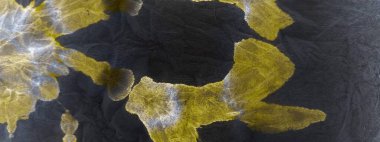 Siyah kravat boyası Grunge. Suluboya boya. Kirli Sanatlar Tarzı. Gri Kova Boyası. Parlak Modern Boyalı. Siyah Fırçalı Doku. Rough Petrol Mürekkebi. Sarı Grafik Boyalı.