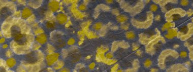 Siyah Sanatsal Kravat Boyası. Aquarelle dokusu. Sanatsal Kirli Kanva. Bronz suluboya baskı. Kağıt Graffiti Tarzı. Lüks Kağıt Fırçası. Rustik Kağıt Fırçası. Geleneksel Sarı Boyalı.