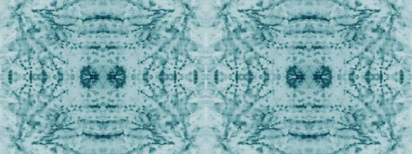 ホワイトタイダイストライプ ブルー モダン グラウンジ サイアンブラシペイント 雪の幾何学的なタイル Azure Grungeの背景 ブルーフォークオイルインク 雪の幾何学的なタイル — ストック写真