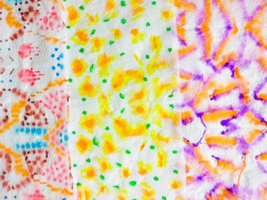 Boyalı Hat Doğu Suluboya. Gri Kravatlı Çiçek Yaması. Mavi Çiçek Kalıbı. Çiçekli Dip Deseni. Patchwork Etnik Çarşaf Etkisi. Kırmızı Çizgili Yamalı Doku. Boyalı Yama Dokusunu Bağla