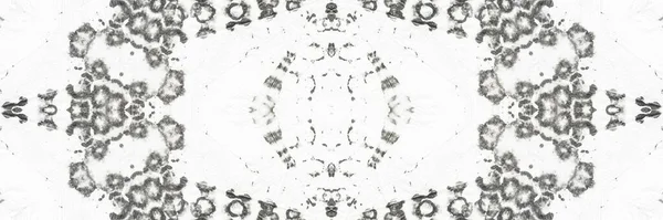 Beyaz kumaş kağıt. Gri Kova Boyası. Kar Efekti Grunge. Lekeli Kağıt. Karlı Boyalı Grunge. Çamaşır suyu, gri mürekkep fırçası. Cool Dirty Art Banner. Kara Boyalı Sanat Şablonu