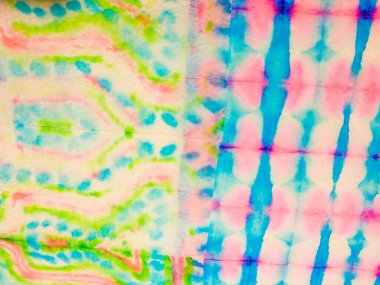 Boyalı Çizgi Gradyan Patchwork. Çoklu Renkli Su Tasarımı. Mavi Çiçek Kalıbı. Kırmızı Etnik Çizgi Suluboya Yapısı. Gri Kravatlı Etnik Yama. Bağla Grunge Dokusunu Tye Dye Deseni.