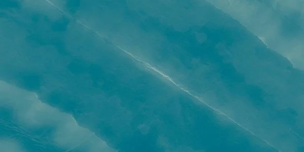 반짝이 바다에 아젠트 유동성 바다의 스파클 숨막힐 적신다 — 스톡 사진