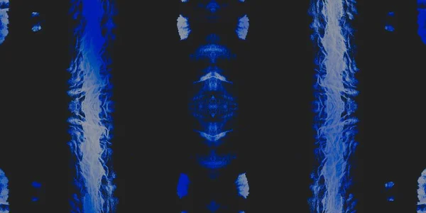 デニムタイ染料バティック 海軍幾何学的タイル 夜の雪煙効果 青の抽象絵筆 ステイン グランジ インクのモチーフを凍結 金のブラシ素材 ホワイトフロストデザイン — ストック写真