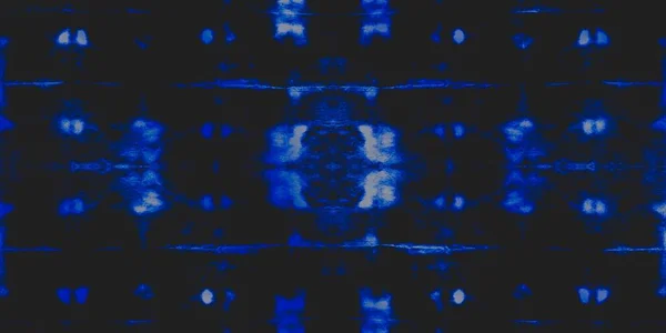 ナイト エスニック 古い幾何学的モチーフ 白い煙のグランジの暗闇 金の抽象的なテクスチャ 雪の謎のスタイル インディゴは自然を磨く グローインクモチーフ ブラッククリスマスポスター — ストック写真