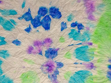 Spiral kravatlı boya fırıldağı. Çok renkli kravat deseni. Bağlı Barış. Spiral Kravat Boyası Kalbi. Multi Tiedye. Yumuşak Parlak Desen. Mavi renk girdap arka planı. 1960 Spiral Arkaplan Psikedelik Kırmızı Desen.