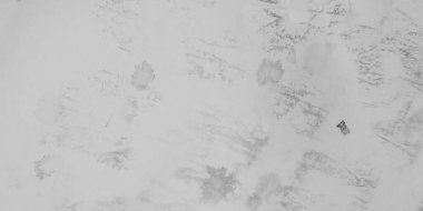 Gri Soyut Leke. Renkli Yıkama Doğası. Mürekkep Soyut Şekil. Suluboya Etkisini Yıka. Gri renkli akrilik leke. Islak Soyut Su Dökümü. İnce suluboya akışkan tutam. Mürekkep Sıçratma Deseni