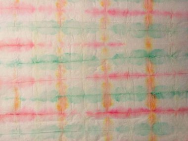 Boyalı Hat Oriental Suluboya. Çoklu Renkli Su Tasarımı. Shibori Dip Doku. Mavi Çizgili İkat dokusu. Kırmızı kravat boyası, kravat izi. Gri çizgili suluboya deseni. Bağla Grunge Deseni