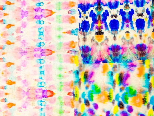 Абстрактная акварель. Пэтчворк с цветочным бельем. Этническая текстура погружения. Синий Этнический Икат Текстура. Цветочный отпечаток красного галстука. Патч с эффектом завязывания галстука.