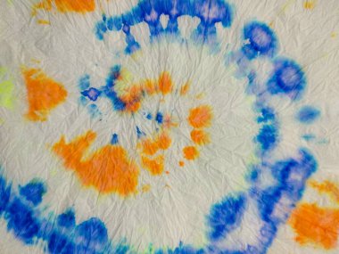 Spiral kravatlı boya fırıldağı. Çok renkli kravat deseni. Bağlı Barış. Spiral Kravatlı Boyalı Gömlek. Multi Tiedye. 1960 model spiral çoklu renk girdap arka planı. Pembe çizgili desen. Soyut Yumuşak Kravat Boyası.