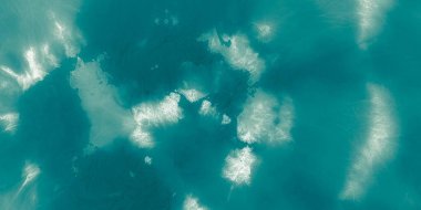 Mavi Kirli Sanat. Işıldayan Doğa. Yeşil Deniz Parıltısı. Mavi Su Suluboya. Parlak Doğa. Soyut Okyanus Parıltısı. Su deseni. Beyaz Deniz Suluboya. Cyan Bright Shine. Gri Aqua. Parlak Boyalı.