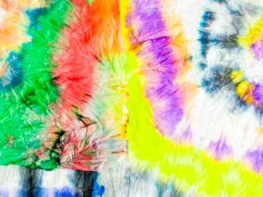 Boyalı Çizgi Gradyan Suluboya. Gri Kravatlı Etnik Yama. Kırmızı Çiçekli Boya Deseni. Mavi Etnik İkat dokusu. Tye Dip Deseni. Çoklu Renkli Çizgili Ombre Yaması. Kravat Boyası Tasarımı