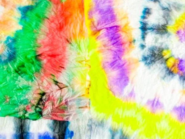 Boyalı Çizgi Gradyan Suluboya. Gri Kravatlı Etnik Yama. Kırmızı Çiçekli Boya Deseni. Mavi Etnik İkat dokusu. Tye Dip Deseni. Çoklu Renkli Çizgili Ombre Yaması. Kravat Boyası Tasarımı