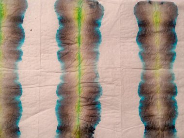 Boyalı Hat Doğu Suluboya. Shibori Dip Deseni. Kırmızı kravat boyalı kravat bandı. Çoklu Renkli Çizgili Keten Tasarımı. Kravat Boyası Efekti Gri Çizgili Suluboya Doku. Mavi Çizgili Ikat Deseni.