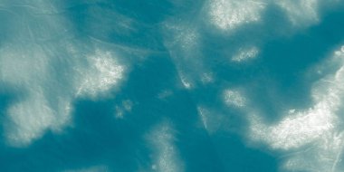 Mavi Deniz Yüzeyi. Gri Deniz Parıltısı. Argent Aqua. Okyanus Deniz Fırçası. Sparkle Splash. Okyanus yüzeyi. Mavi Su Arkaplanı. Soyut Su Fırçası. Silver Wash Su Altında. Su dokusu. Işık Gökyüzü.