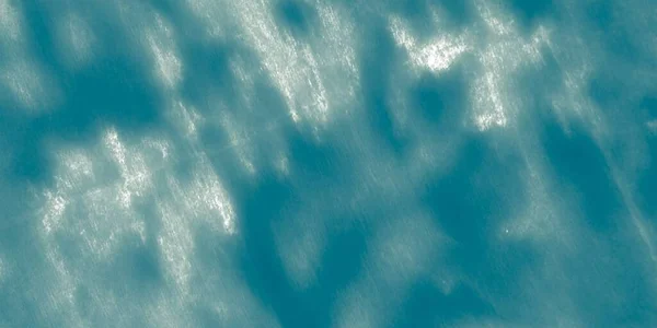 青い海のペイント オーシャンペイント グレイ 海のテクスチャ 明るい波 灰色の海の水色 青い海のテクスチャ 銀湖水中 キラキラと輝く表面 水陸両用 — ストック写真