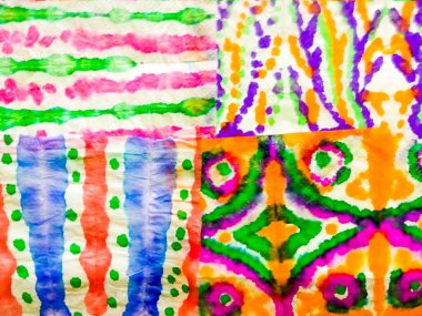 Boyalı Çizgi Soyut Yama. Kravat Boyası Deseni Çoklu Renkli Ombre Yaması. Mavi Çizgili Suluboya Çizgisi. Kırmızı kravat boyası, kravat izi. Gri Çiçek Kalıbı. Etnik Dip Dokusu.