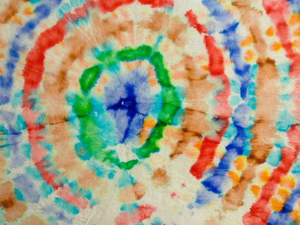 死の渦巻きを結ぶ 染め絵を描く サークルグラデーション平和 ティディ カラフルなダーティラウンド ダイ丸みを帯びた水彩を結ぶ マルチカラーファブリックラウンド 白ストライプ柄 1960年水彩サークル — ストック写真