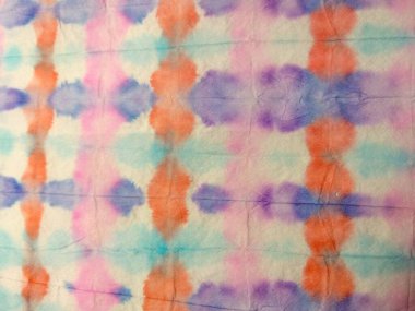 Boyalı Hat Oriental Suluboya. Gri Kravatlı Çizgili Parmak izi. Shibori Dip Deseni. Kırmızı çizgili Ikat deseni. Mavi Çizgili Suluboya Çizgisi. Kravat Boyası Efekti Çok Renkli Çizgili Keten Tasarımı.