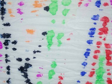 Boyalı boya Şark Suluboya 'sını düşürdü. Çoklu Renkli Çizgili Keten Tasarımı. Gri çizgili suluboya dokusu. Mavi çizgili leke deseni. Shibori Dip Deseni. Kırmızı kravat boyası, kravat izi. Boyama Efekti Dokusunu Bağla