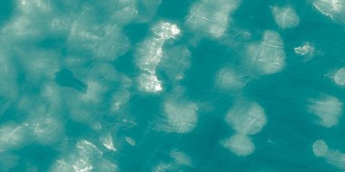 Mavi kravat boyası. Parlak Şablon. Su sıçraması. Mavi Deniz Modeli. Soyut Okyanus Boyası. Gri Parlak Işık. Turkuaz Aqua. Gümüş Deniz Suluboya. Dalgalı boya. Mavi Parlak Suluboya. Işıldayan Doğa.