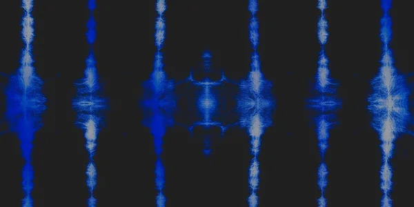 デニムタイ染料ストライプ 青い幾何学的な繰り返し ナイトスペースダーティアート効果 クールな抽象的なパターン 煙のグランジアートスタイル 素朴なスタイリッシュな素材 スカイインクブラシ ブラッククリスマスバナー — ストック写真