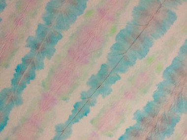 Boyalı Hat Doğu Suluboya. Çoklu Renkli Çizgili Ombre Tasarımı. Shibori Dip Deseni. Mavi kravat boyası, kravat izi. Kravat Boyası Efekti Gri Çizgili Suluboya Doku. Kırmızı Çizgili Ikat Deseni.