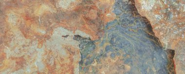 Metal Dark Metal Deseni. Metal Yapı Arkaplanı. Siyah Grunge aşınması. Paslı Paslı Arka plan. Çelik Rustik Boya Pası. Kırmızı Bakır Yapı. Eski model Rusty Plate. Çelik Aşınma Arkaplanı.