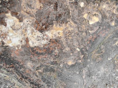 Kırmızı Rustik Çelik Çarşaf. Paslı Paslı Arka plan. Siyah Grunge aşınması. Metal Aşınma Arkaplanı. Metal Yapı Arkaplanı. Eski Bakır Yapı. Metal Koyu Paslı Yüzey. Çelik Vintage Boya Pası.