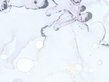 Altın Alkol Mürekkebi Mermeri. Modern Soyut Ressamlık. Altın Mermer Suluboya. Hafif Zarif Parıltı. Mavi mürekkep boyası. Lavanta rengi suluboya. Mavi Su Renkli Mermer. Leylak Doğu Arkaplanı.