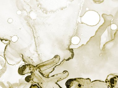 Altın Alkol Mürekkebi Parıltısı. Altın Işık Şablonu. Hafif Grunge Arkaplanı. Parlak Su Rengi Tablosu. Açık Beyaz Doku. Folil Oriental Arkaplan. Alkol Mürekkebi Geçmişi. Altın Sanat Boyası.