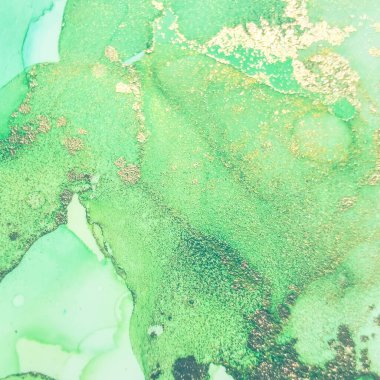 Folyo Su Boyası Mermeri. Yeşil Mermer Arkaplan. Parlak Alkol Mürekkep Suluboya. Altın Sanat Boyası. Lüks Alkol Mürekkebi Mermeri. Altın Gradyan Suluboya. Akıcı Zarif Parıltı. Lüks Soyut Şablon.