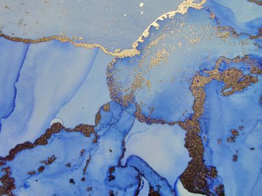 Mavi Alkol Mürekkebi Mermeri. Altın Su Renkli Mermer. Altın doğulu suluboya. Folyo yağlı boya. Altın Mermer Arkaplan. Bakır Su Rengi Arkaplanı. Hafif Zarif Doku. Modern Soyut Resim.