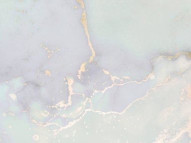 Mavi Alkol Mürekkebi Mermeri. Modern Soyut Şablon. Altın rengi tuval. Altın Sanat Boyası. Mavi Mermer Arkaplan. Yeşil Su Rengi Arkaplanı. Mor Soyut Suluboya. Hafif Zarif Parıltı.