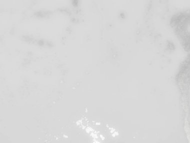 Altın rengi Grunge. Gri Işık Altın Şablon. Gri mürekkep boyası. Folyo Alkol Mürekkep Tablosu. Beyaz Şablon. Alkol Mürekkebi Geçmişi. Parlak Grunge Geçmişi. Hafif Soyut Arkaplan.